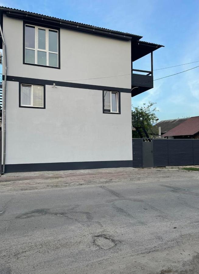 Guest House Tjernihiv Exteriör bild